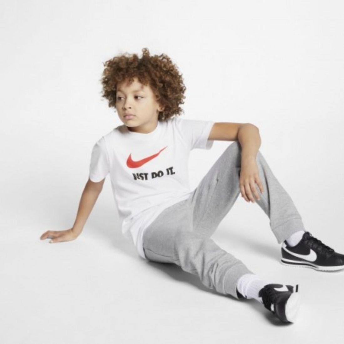 Nike Подростковая женская футболка Nike Sportswear