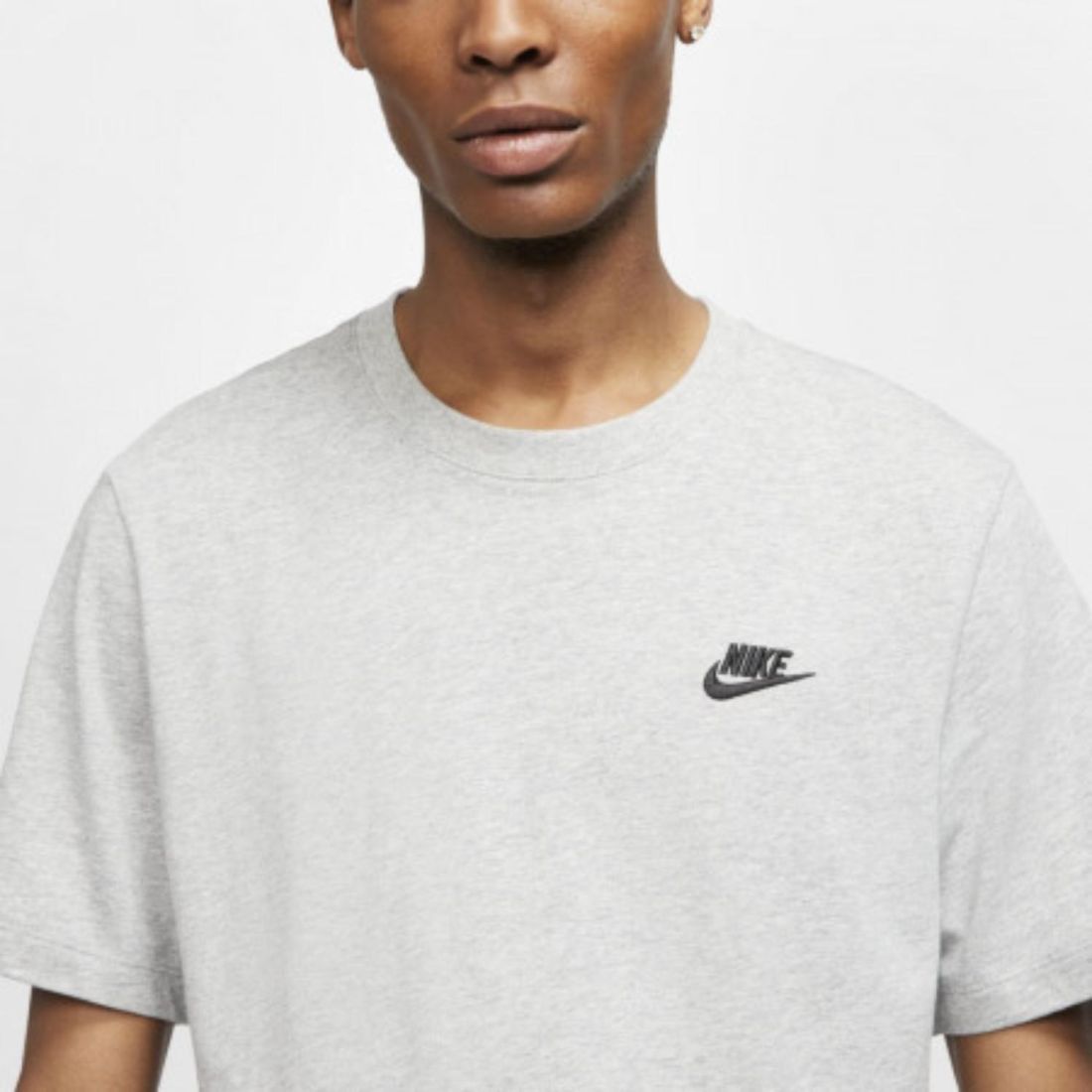 Nike Яркая мужская футболка Nike Sportswear Club