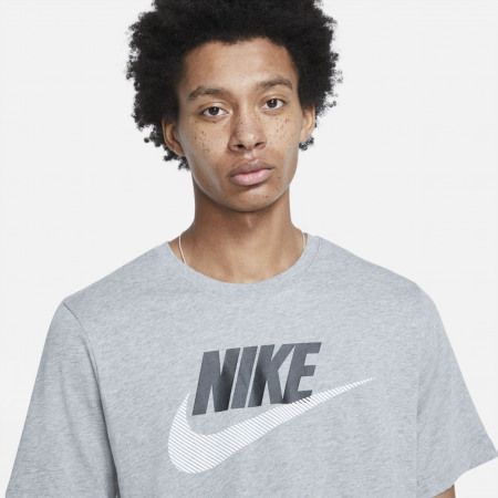 Nike Стильная мужская футболка Nike Sportswear