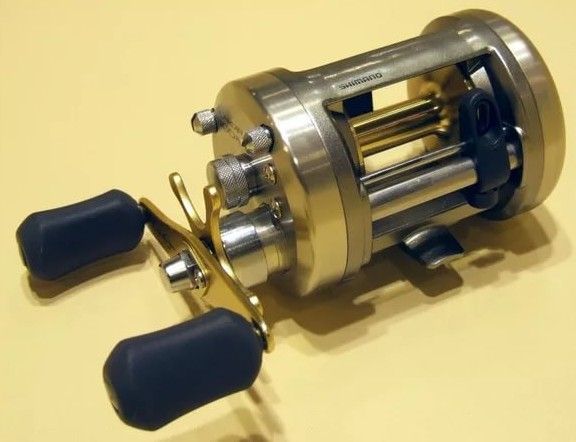 Shimano Катушка компактная прочная Shimano Cardiff 400A