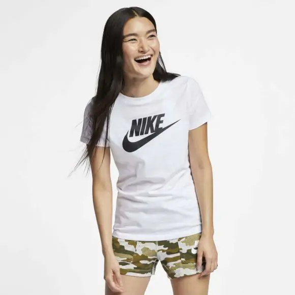 Nike Футболка спортивная Nike Sportswear Essential